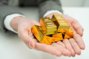 best month to buy gold